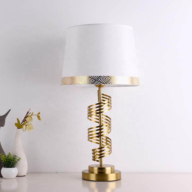 Geometric Lamp Shade - Luminária de Mesa Estilo Europeu com
